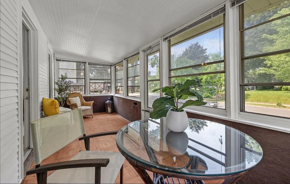 Gallery photos for Prepping a Home for Sale With a Fresh Paint Job: Image #3